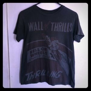 Guess brand Wall of Thrills T-shirt Size L